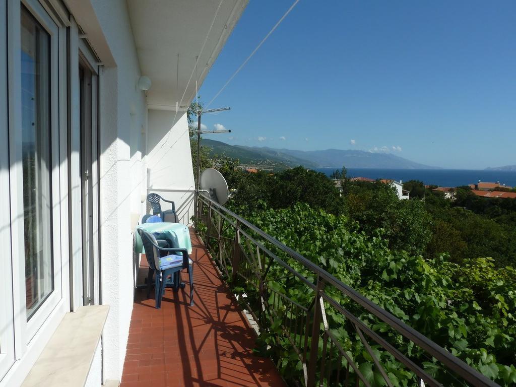 Apartment In Novi Vinodolski 15274 Povile Exterior photo