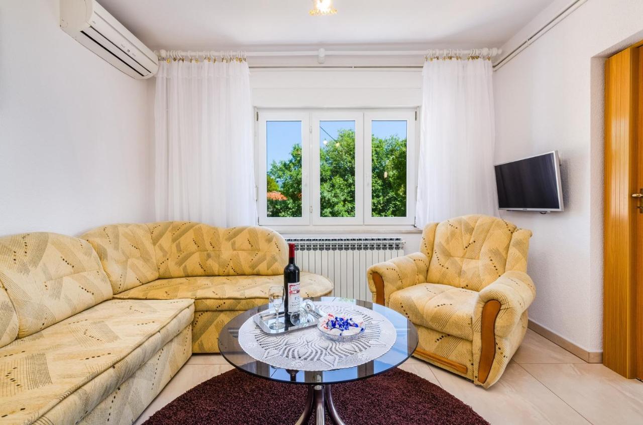 Apartment In Novi Vinodolski 15274 Povile Exterior photo